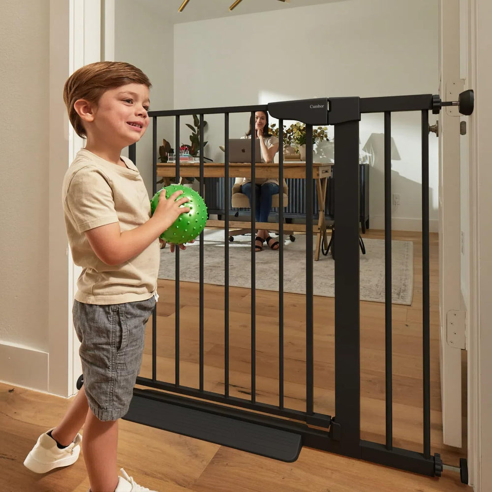Cumbor durable gate suitable for large dogs like huskies