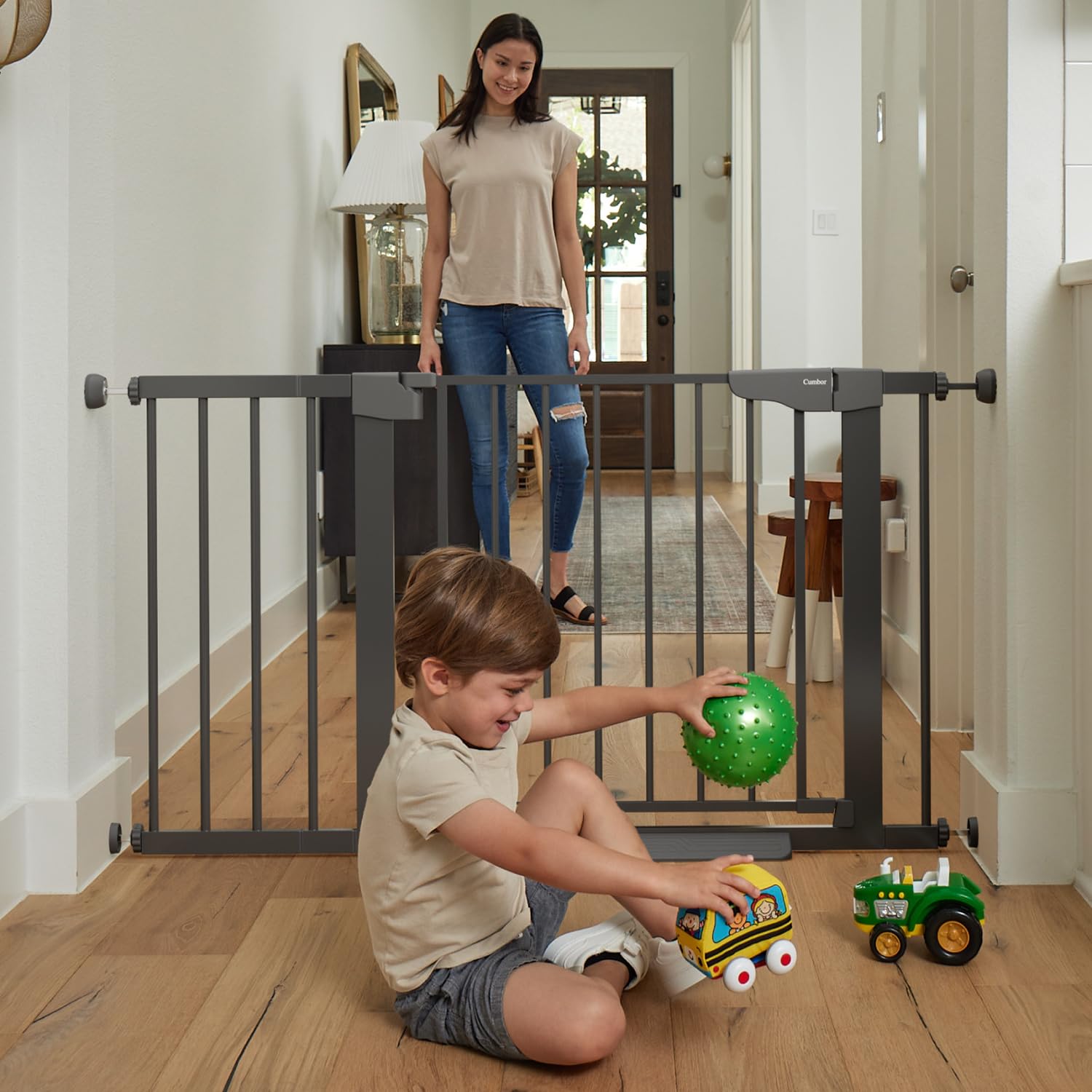 Cumbor quick-install gate: easy pressure mounting in minutes.