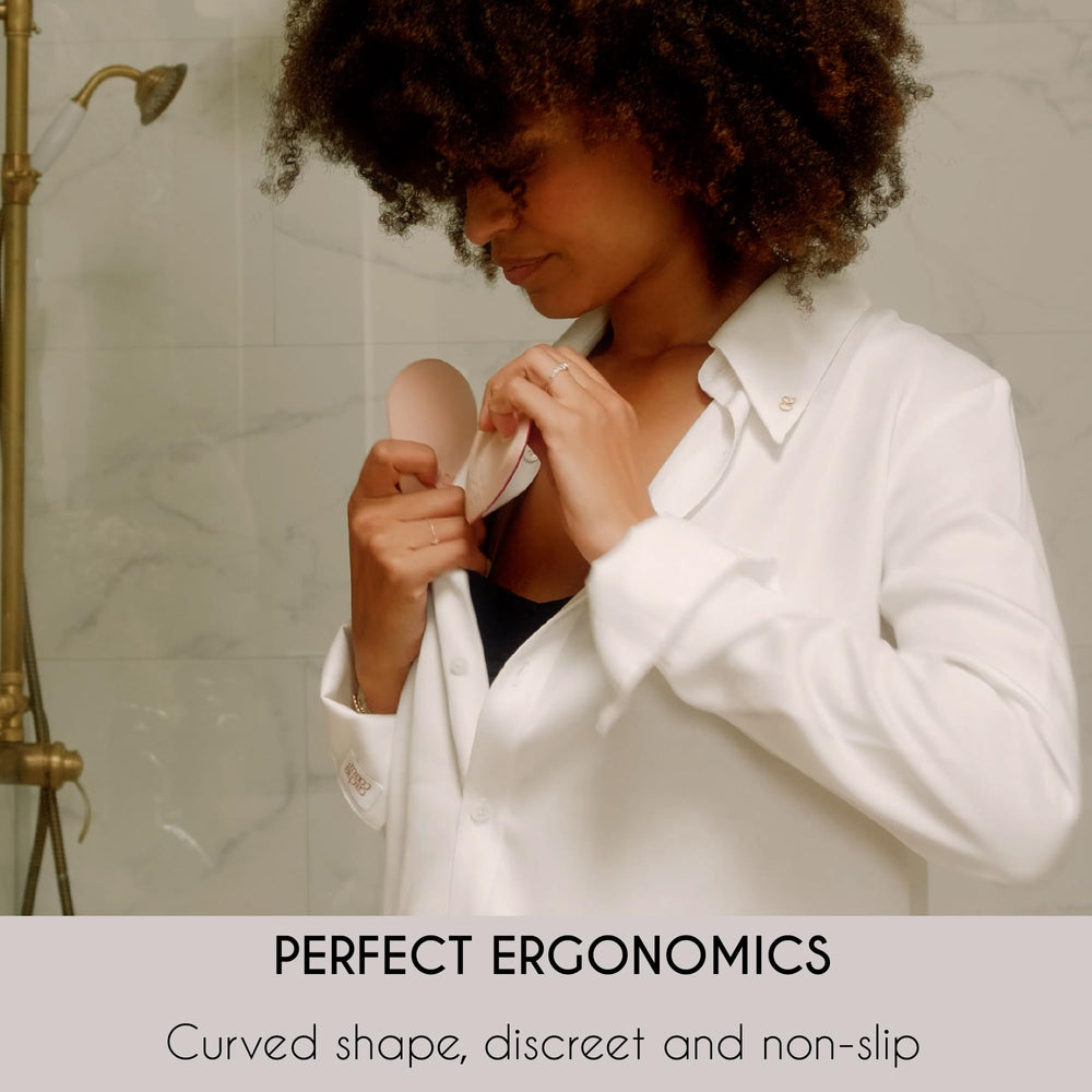 Curve by CacheCoeur pads discreet silhouette and sustainable design