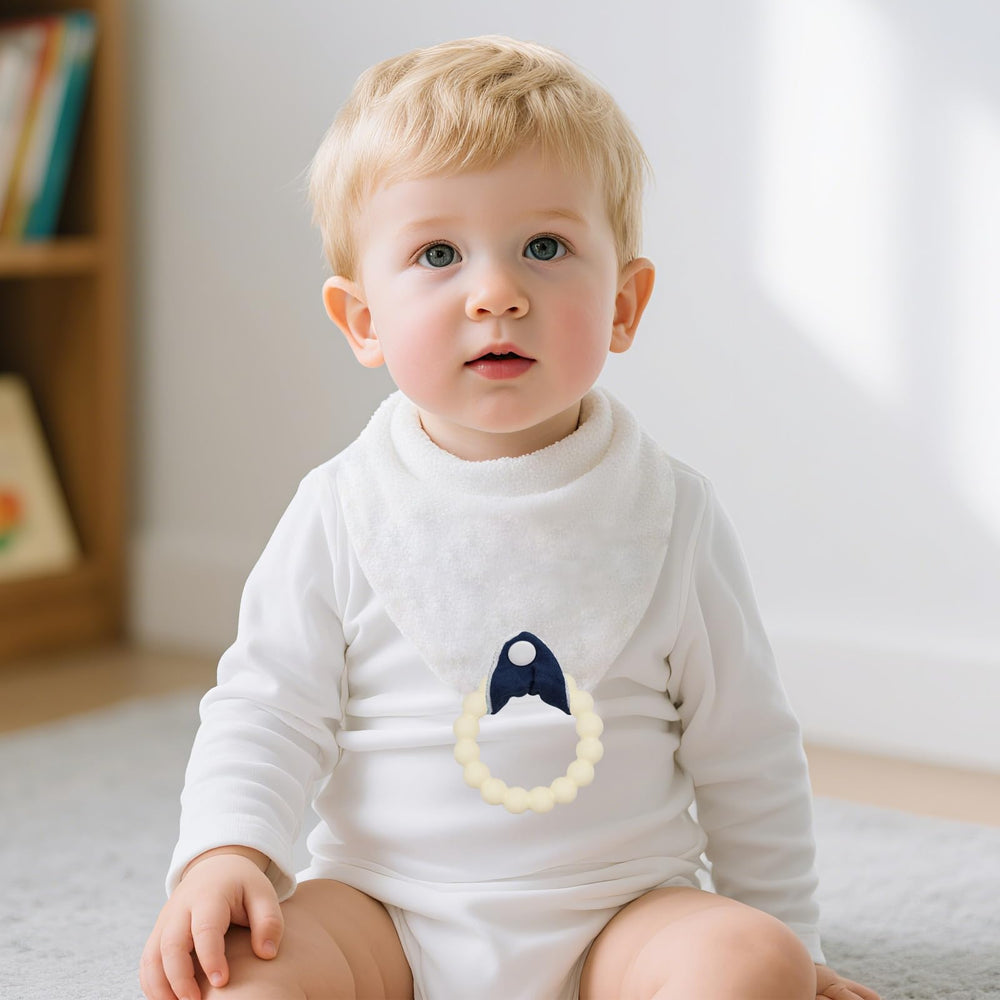 CUXFLS Color2 detachable teether can be cooled for extra relief.