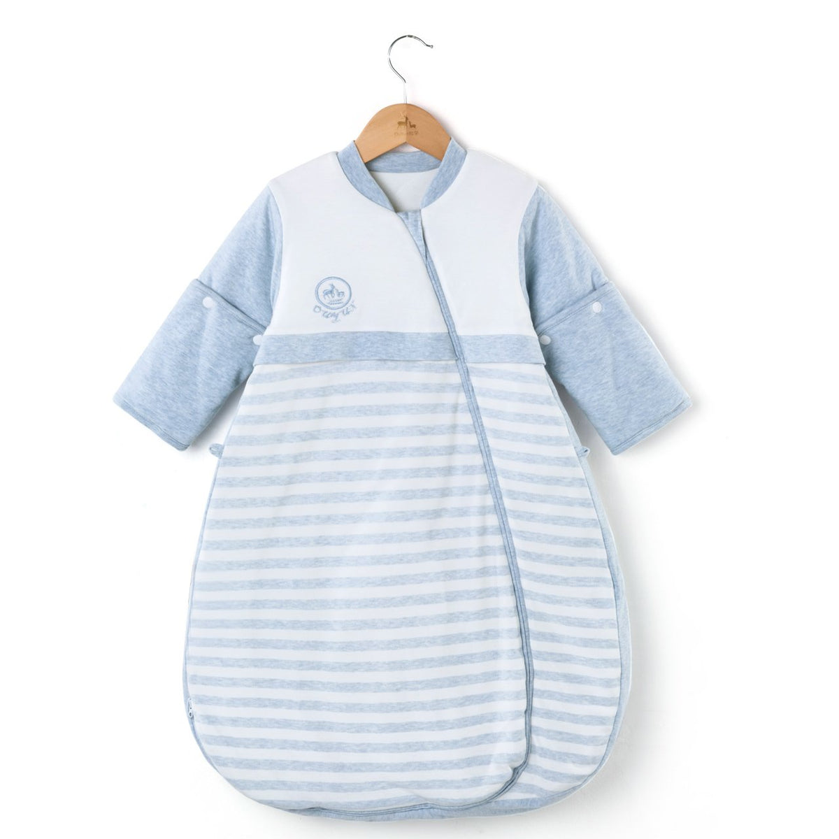CYUURO baby sleeping bag sleeves overview: cozy wearable blanket for cool nights.