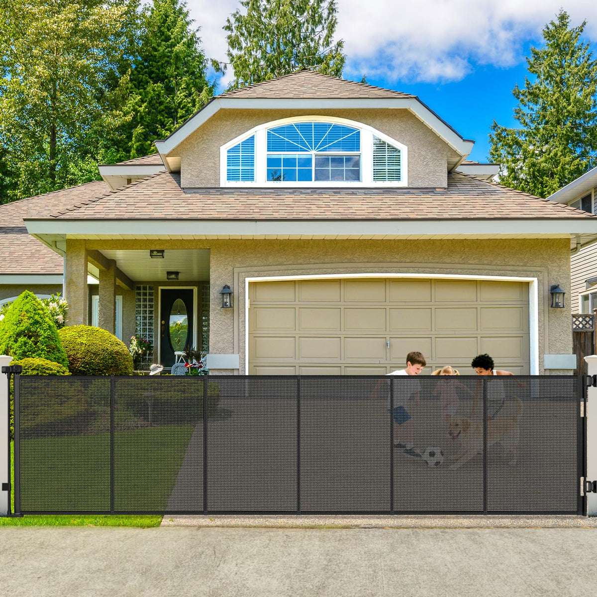 Dabormi 250-inch extra-wide gate showing expansive reach for large openings