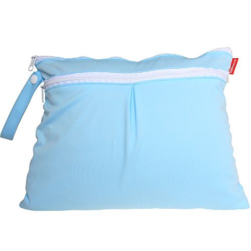 Damero green-blue colorway complements diaper bags and travel outfits