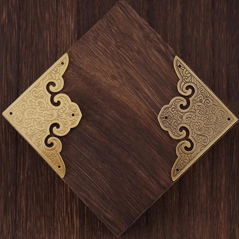 Dasaziya brass corner guard side view enhances durability while preserving vintage style.