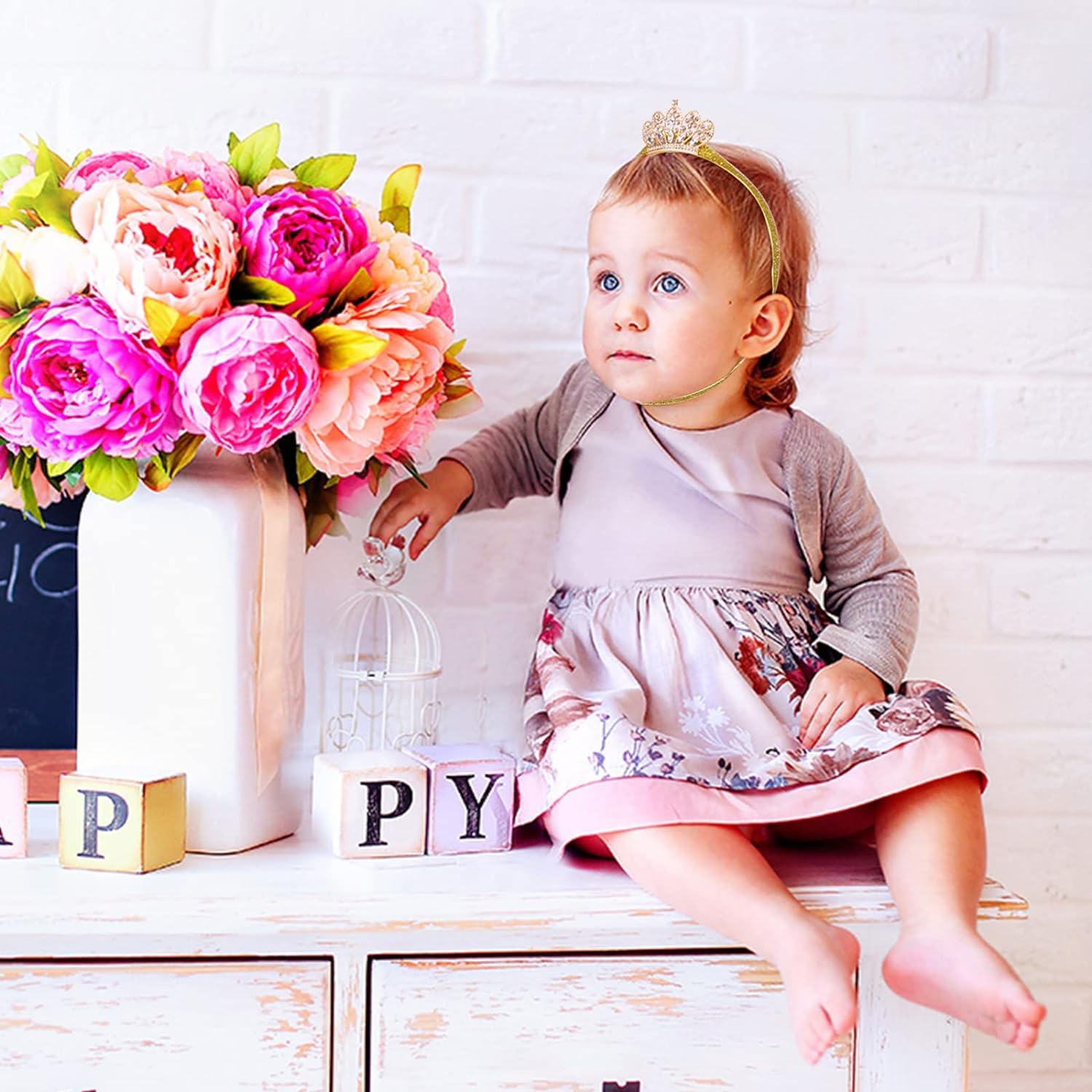 DatingShiny mini crown with rhinestones for pro-grade photography props.