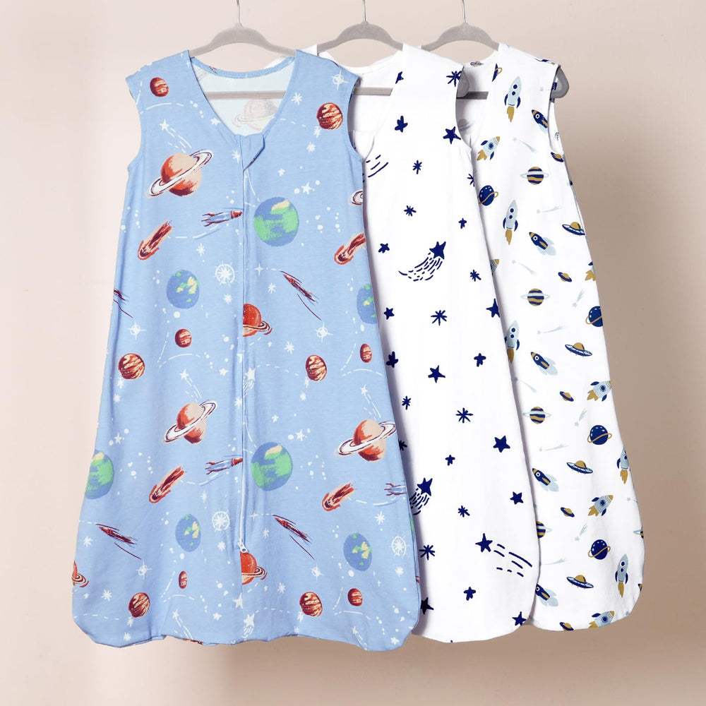 David's Kids sleep sack roomy leg area promotes natural movement and hip comfort.