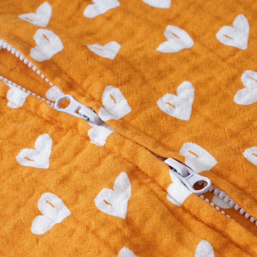 David's Kids zipper protection keeps baby's skin safe during zips.