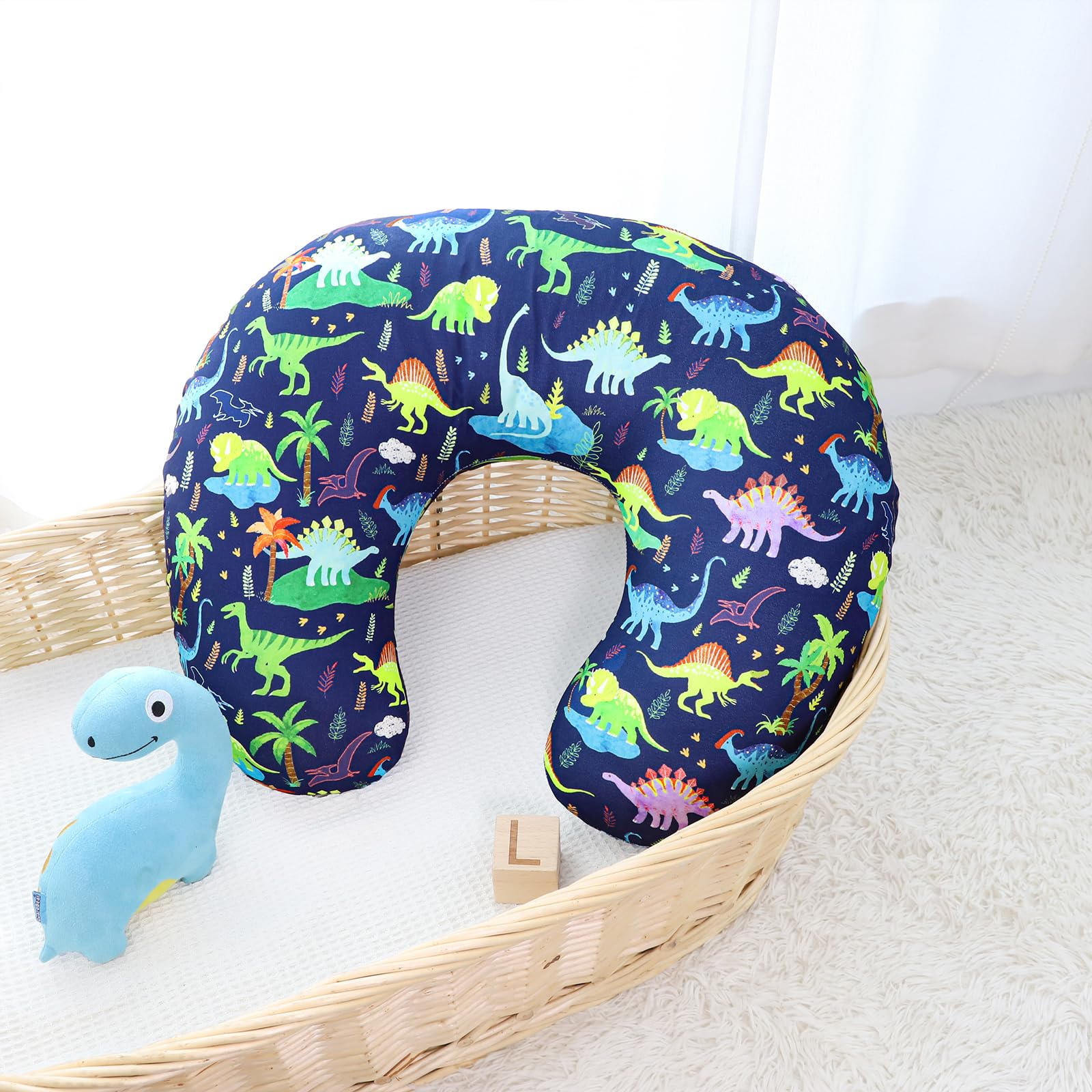 DAYEEBALL hidden-zip nursing cover keeps fabric smooth on either baby side