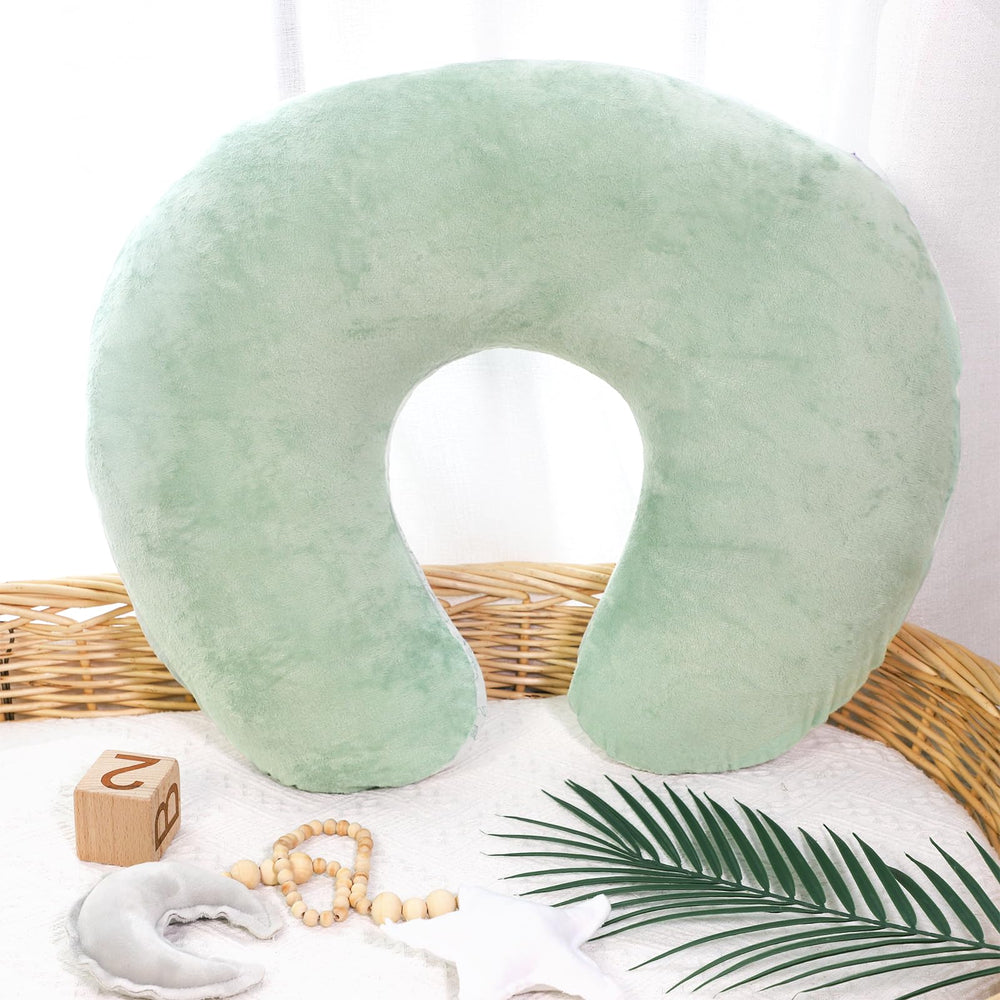 DAYEEBALL green flower pattern adds color while protecting your nursing pillow.