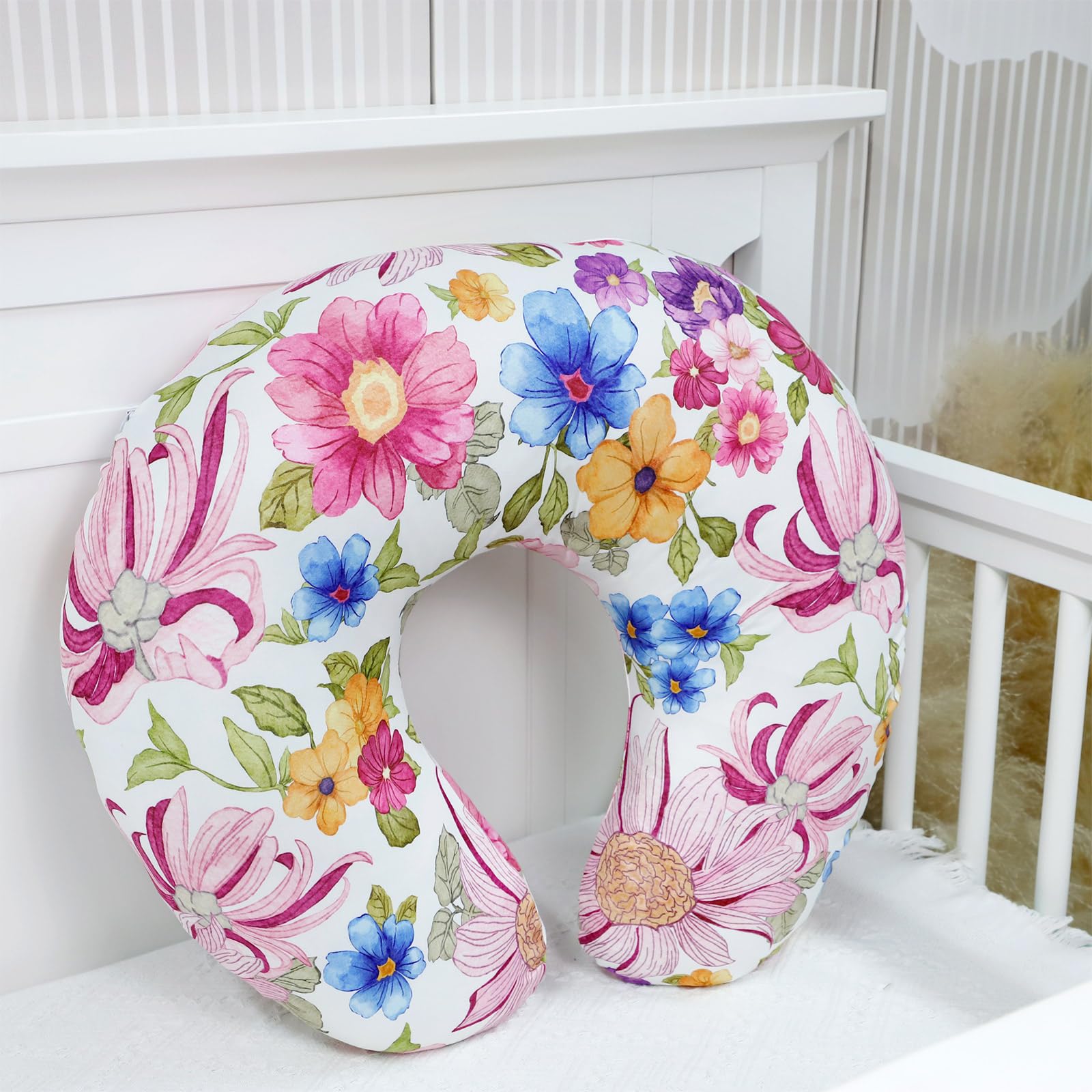 DAYEEBALL nursing pillow cover gender-neutral design adds style during nursing.