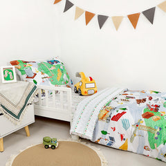 DAYEEBALL pillowcase image highlights gentle, skin-friendly material for toddlers.