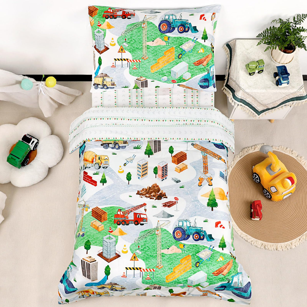 DAYEEBALL vehicles-pattern comforter shows vivid scenes for imaginative bedtimes.
