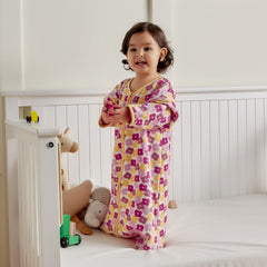 DaysU long sleeve fleece sleep sack provides seasonable warmth.