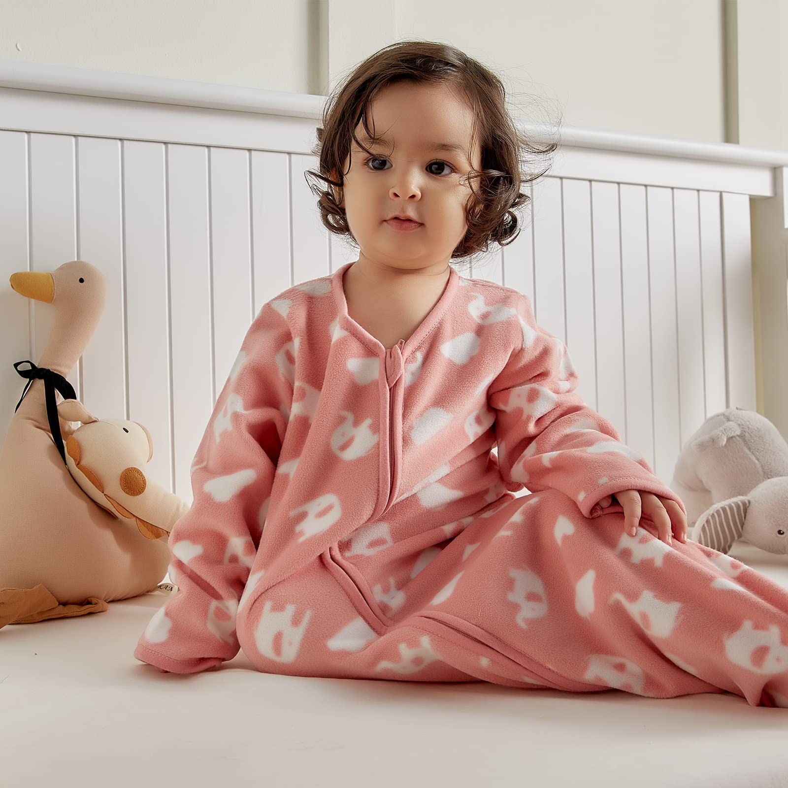DaysU machine-washable sleep sack cleans quickly after spills or accidents.