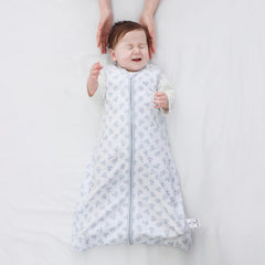 DaysU sleeveless wearable blanket keeps baby warm without overheating.