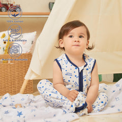 DaysU two-way zipper sleep sack enables quick dressing and diaper changes.