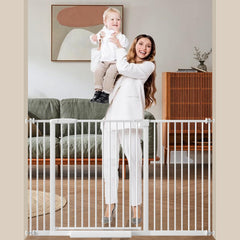 DEARBB extra wide gate with ultra-narrow spacing for safer passage with kids and pets