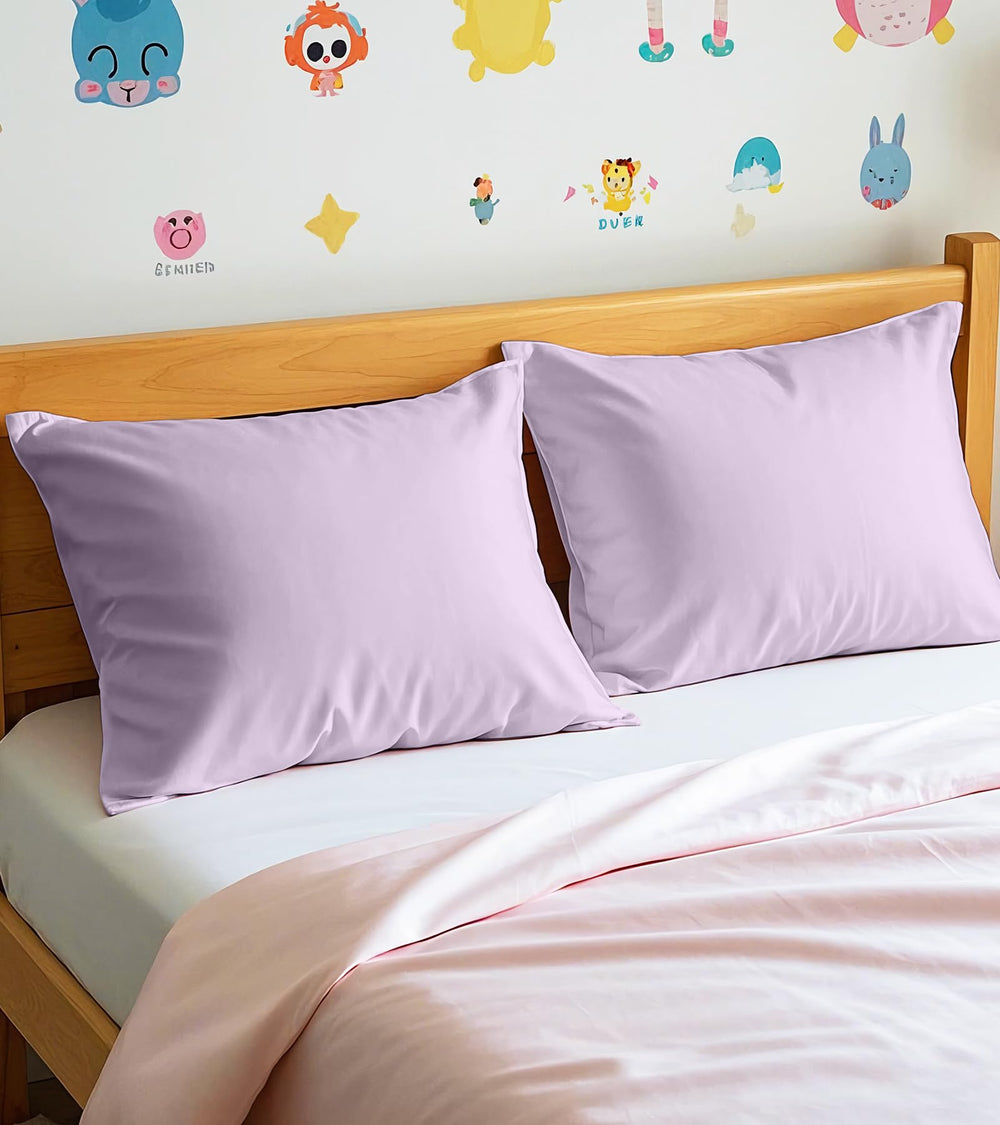 Deep Dream machine-washable cotton pillowcase preserves softness wash after wash.
