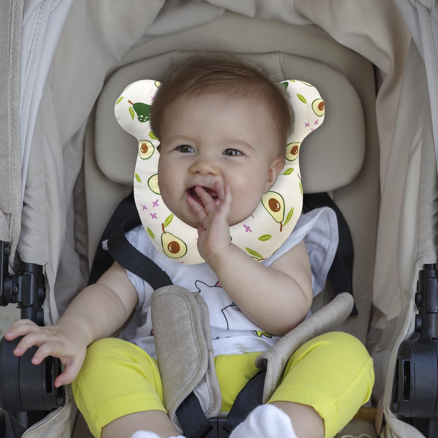 DEEZOMO pillow suitable for car seats and strollers keeps baby comfy.
