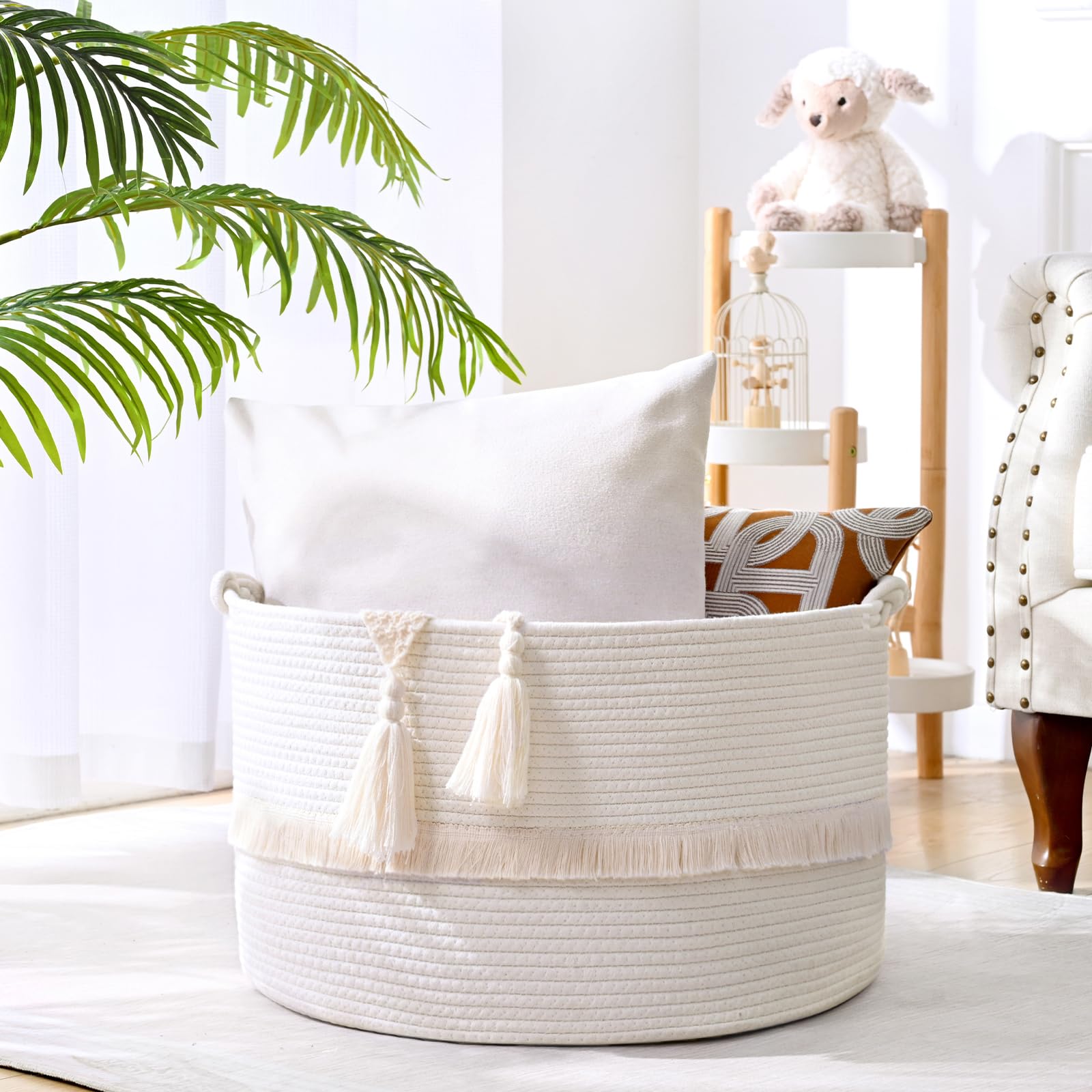 Degeyoyo 67L blanket basket enhances living room decor with neutral tones.