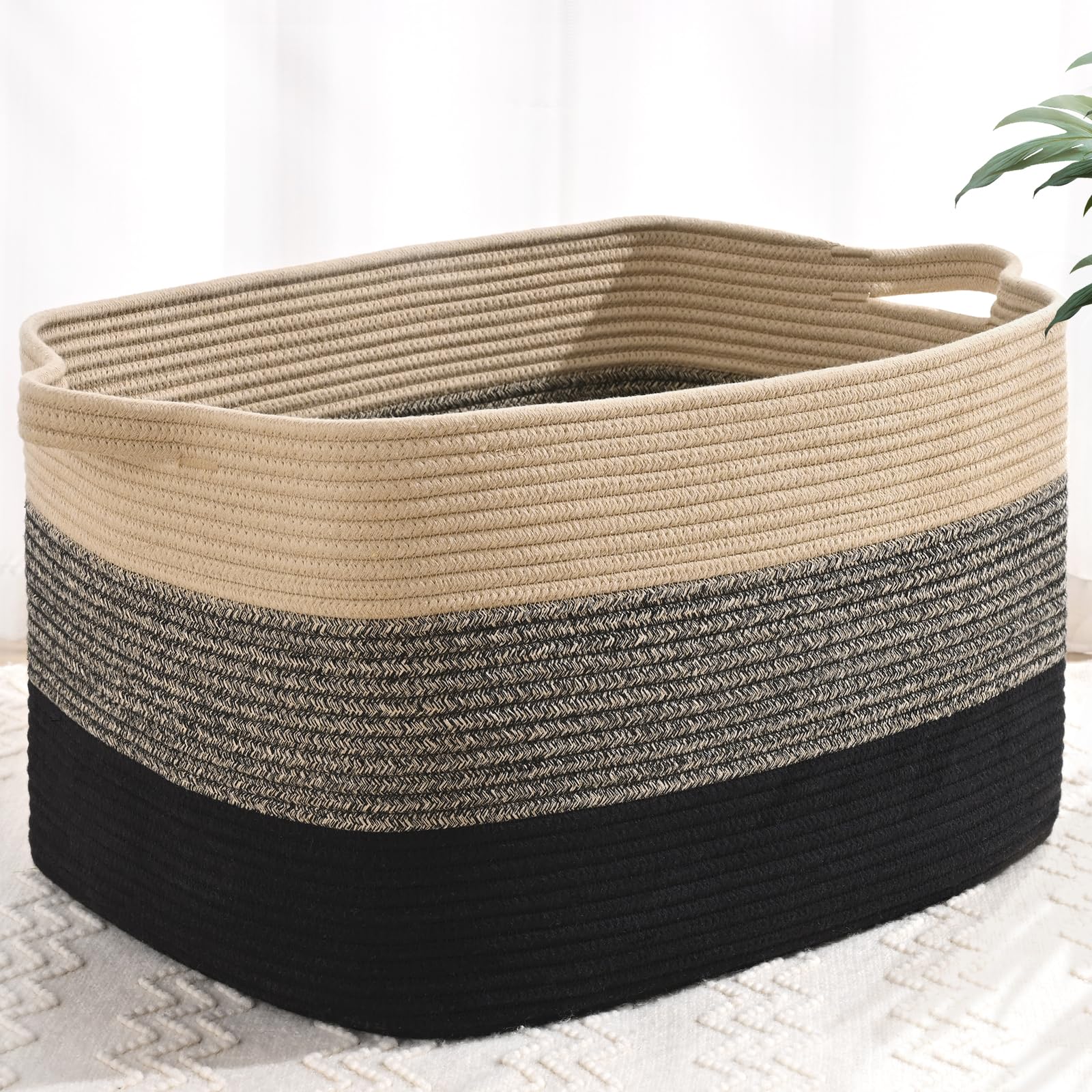 Degeyoyo blanket basket 60L in brown and black stores blankets neatly and accessibly.