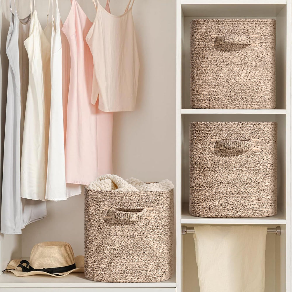 Degeyoyo natural cotton weave offers breathable organization.