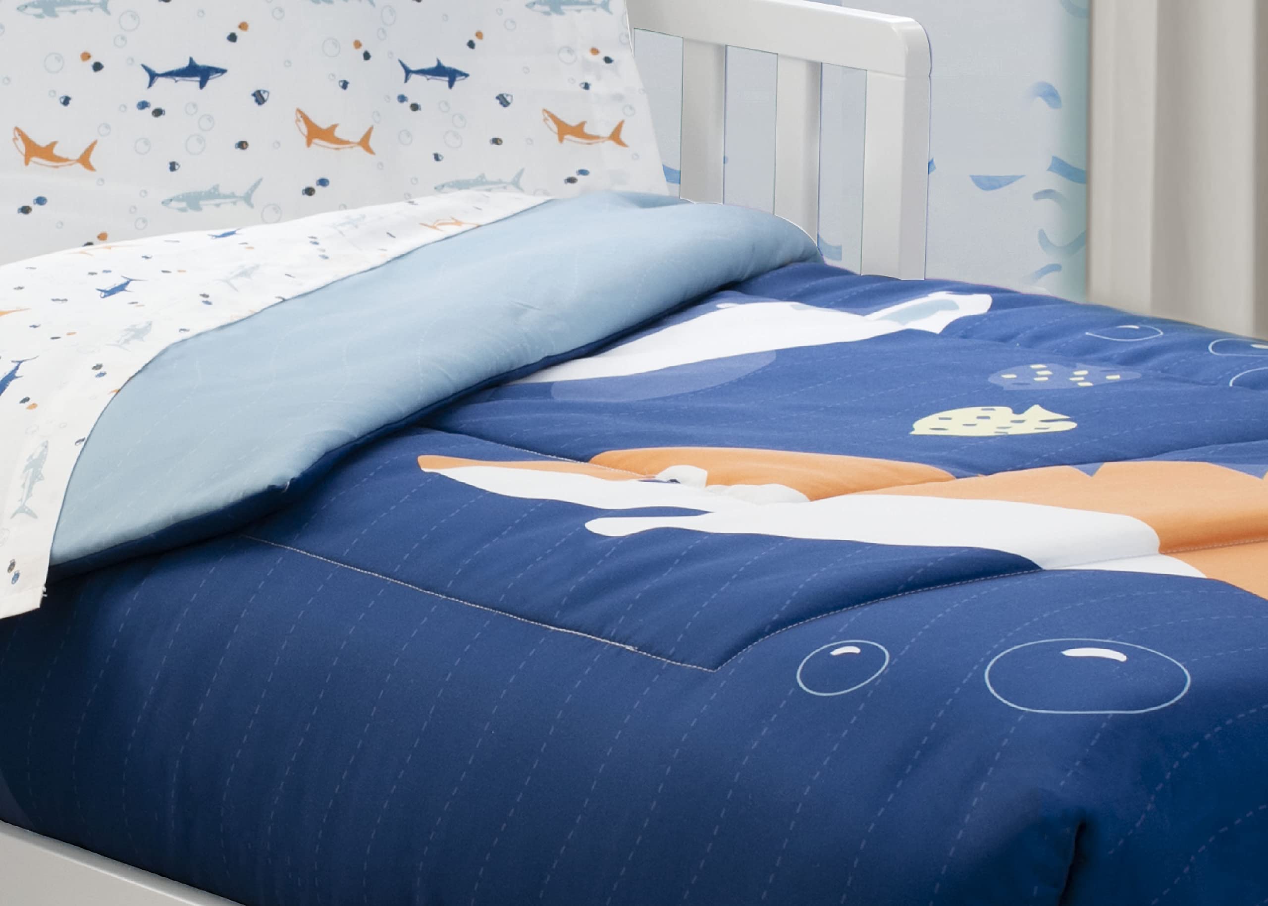 Delta Children machine-washable bedding set for easy cleanup