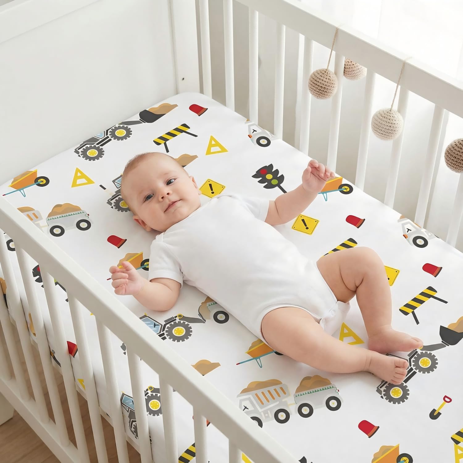 DengFengLai crib sheets set featuring trucks pattern to stimulate baby’s visual interest.