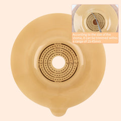 DERAYMI stoma measurement card helps trim to fit accurately.