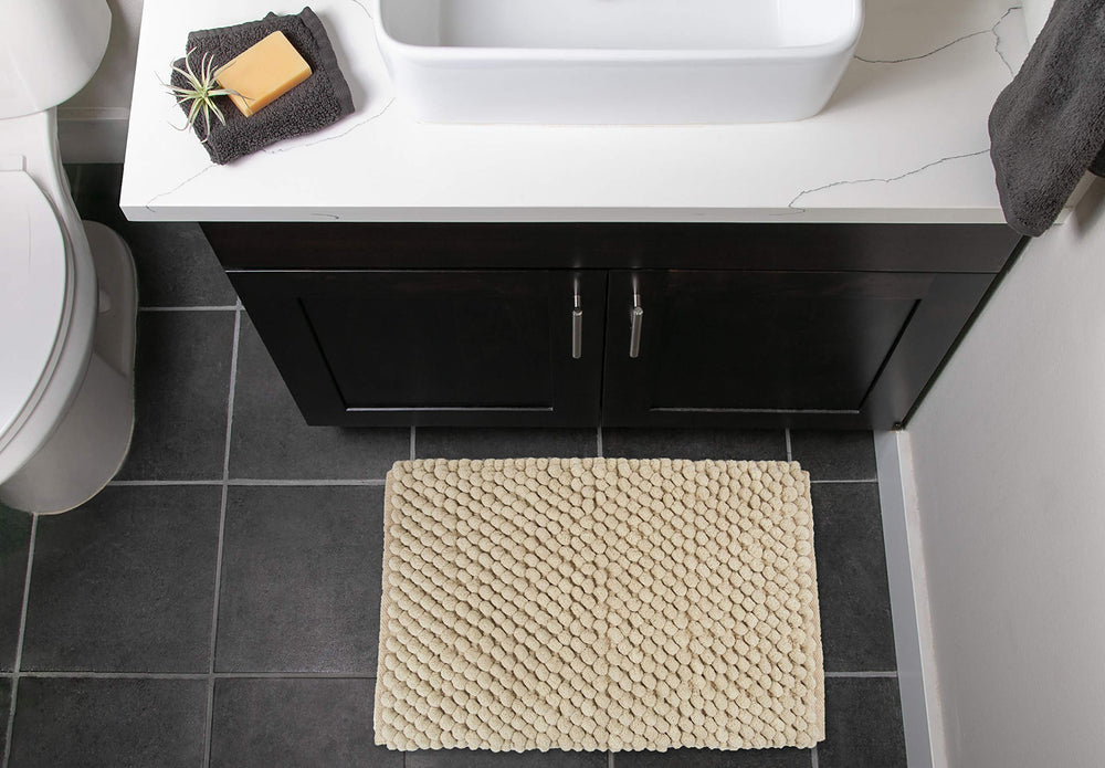 DII quick-dry bath mat helps protect floors from spills and splashes