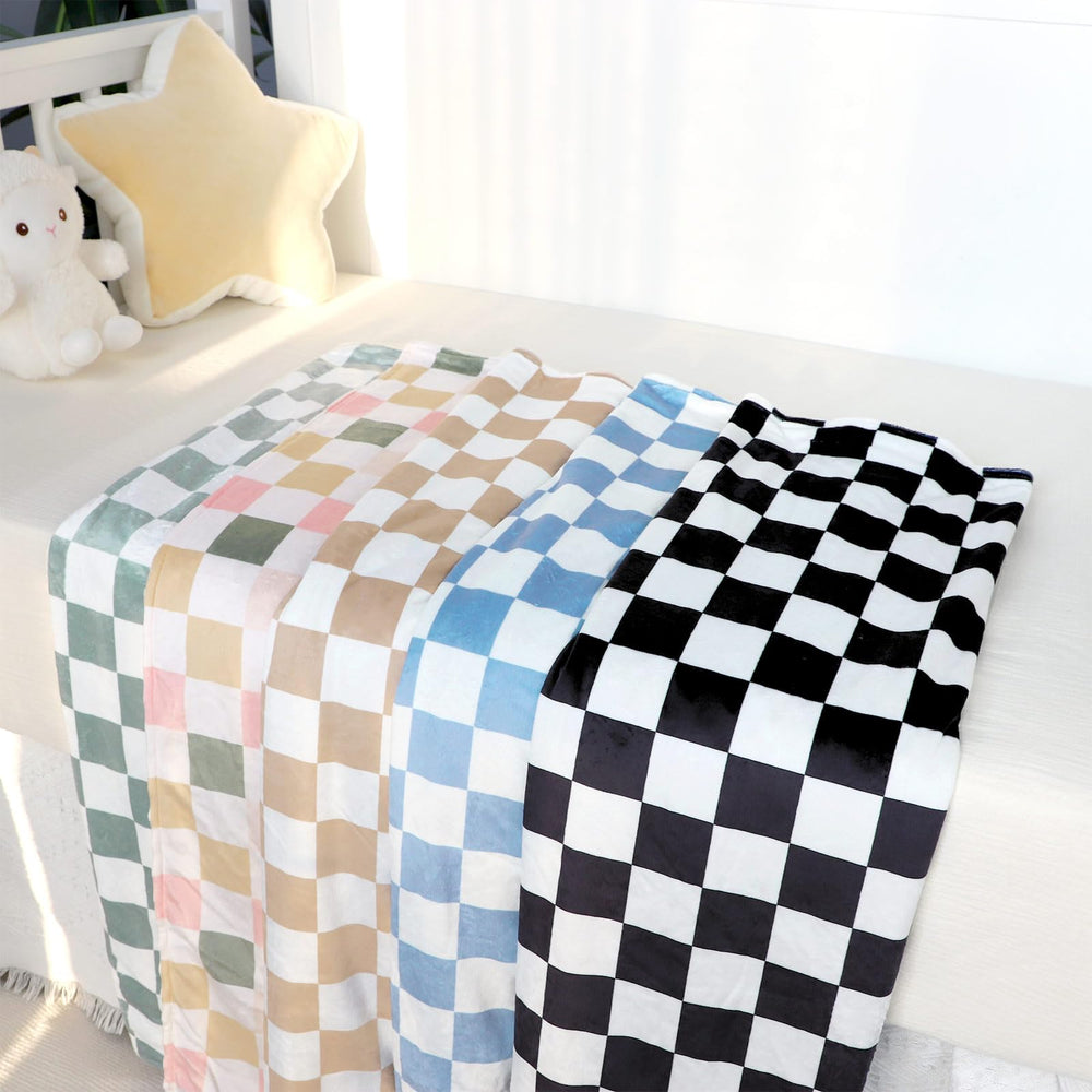 DILIMI blanket care: easy machine wash and tumble dry.