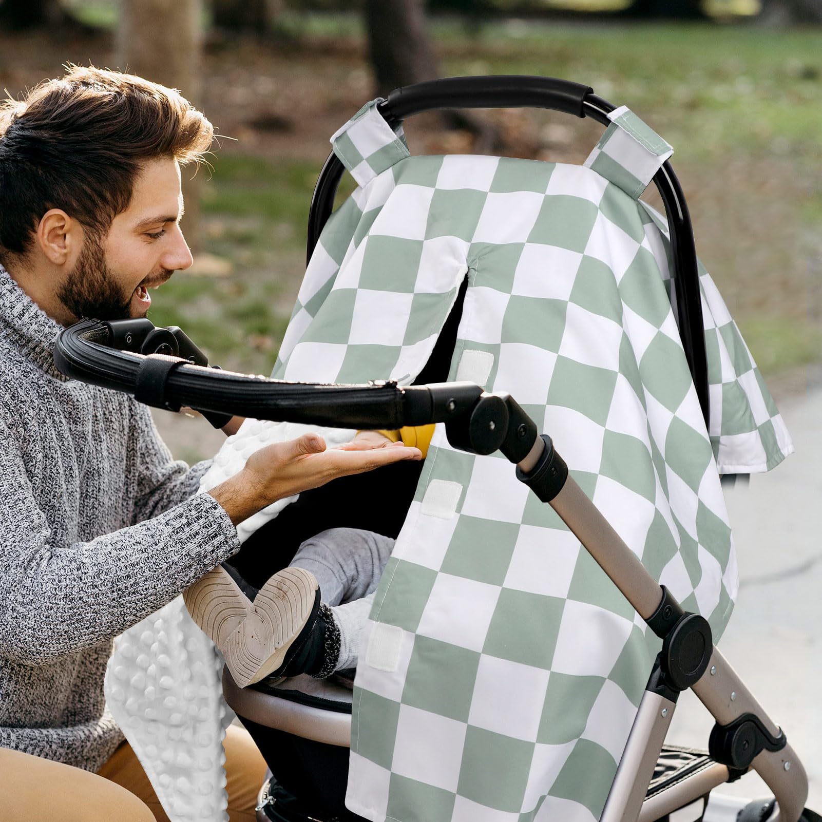 DILIMI warm winter protection keeps baby cozy during chilly trips