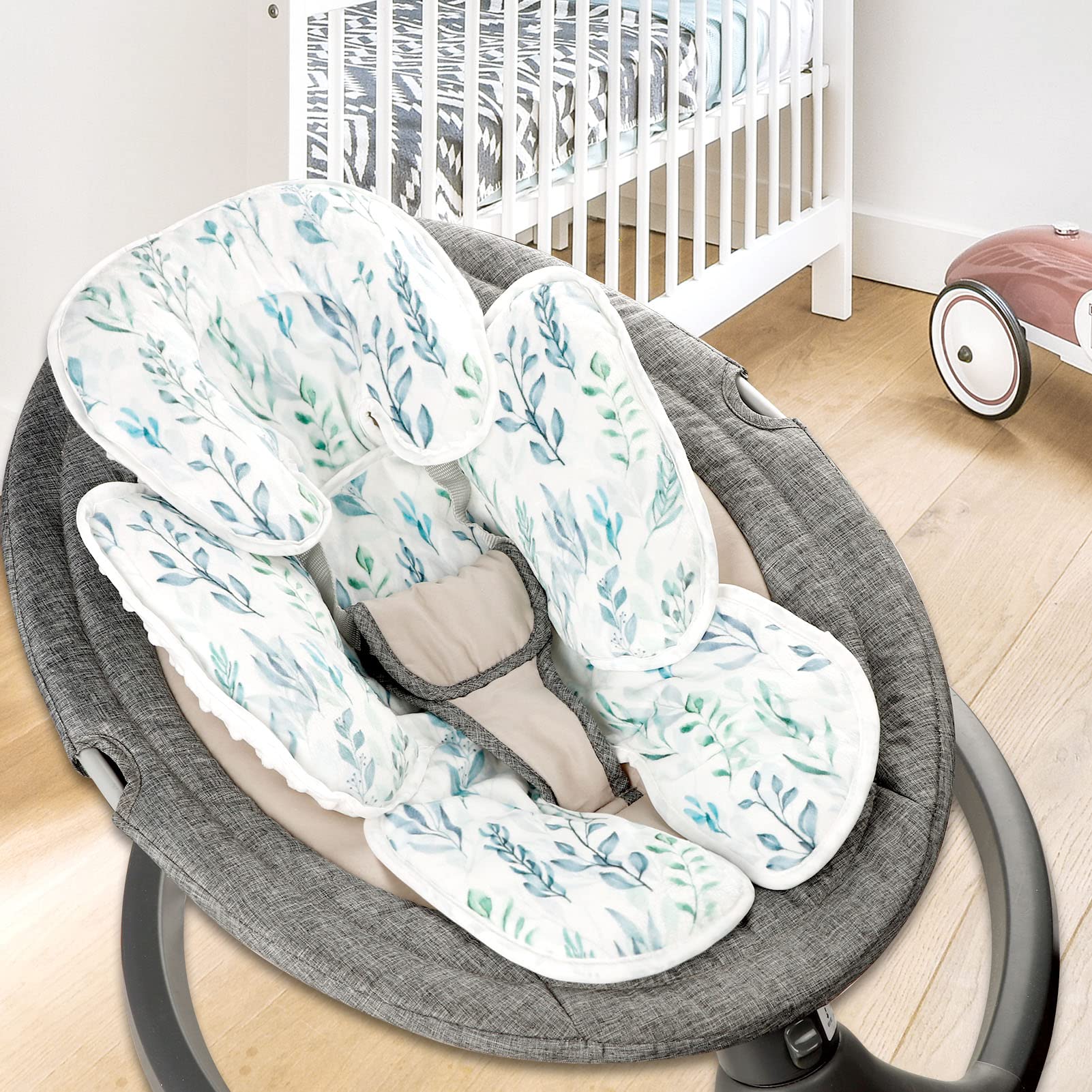 DILIMI green leaf design adds a gentle, coordinated touch.