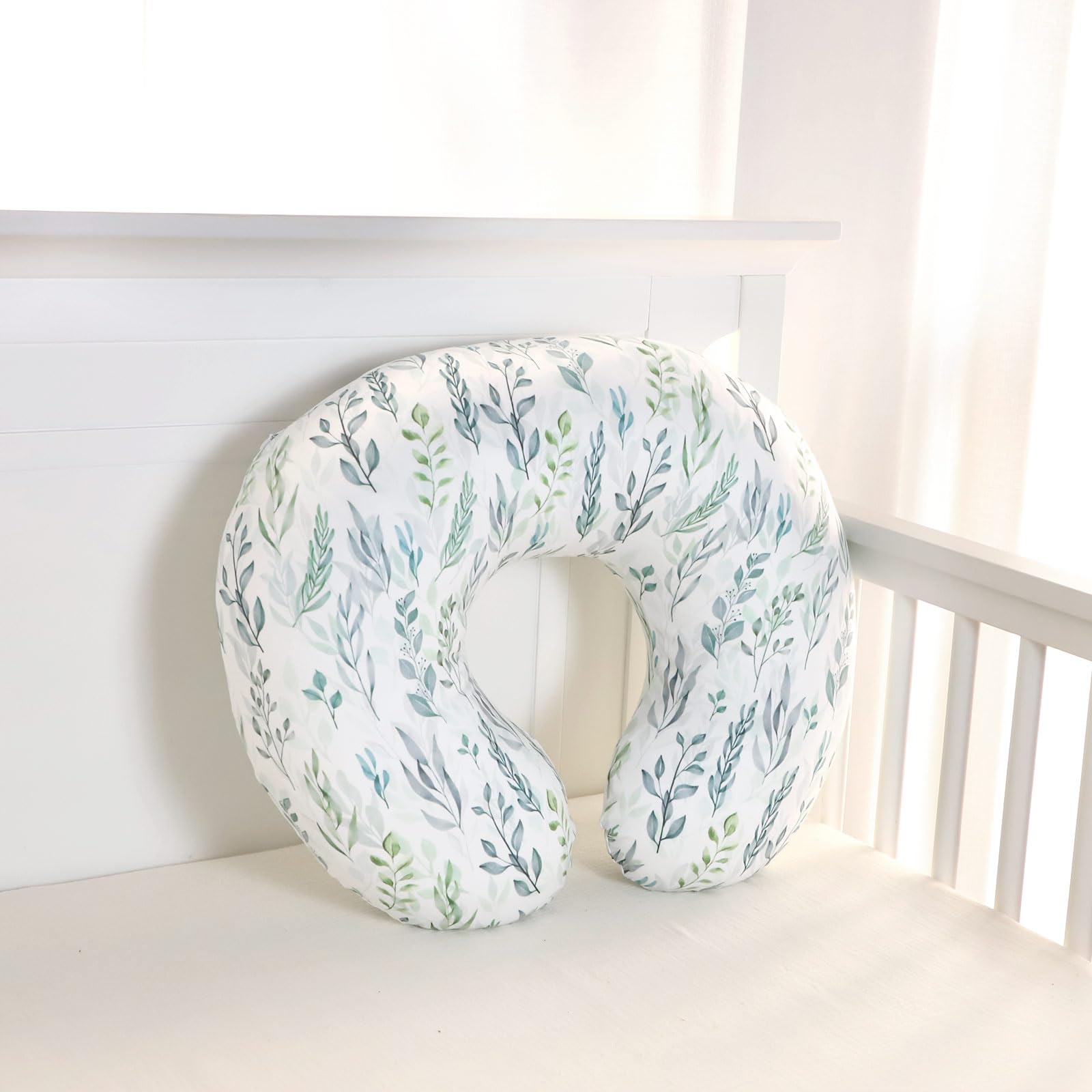 DILIMI breathable baby-friendly fabric keeps pillow comfortable during feeds.