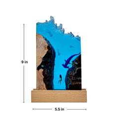 Epoxy resin ocean scene by DiscoverSharks highlighting crystal-clear depth