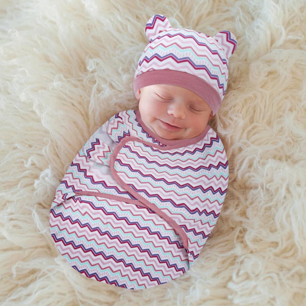 Dizila 2-set packaging with two swaddle blankets and two hats.