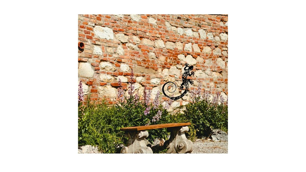 DMDMBSR modern gecko wall art in black finish complements minimal or rustic decor.