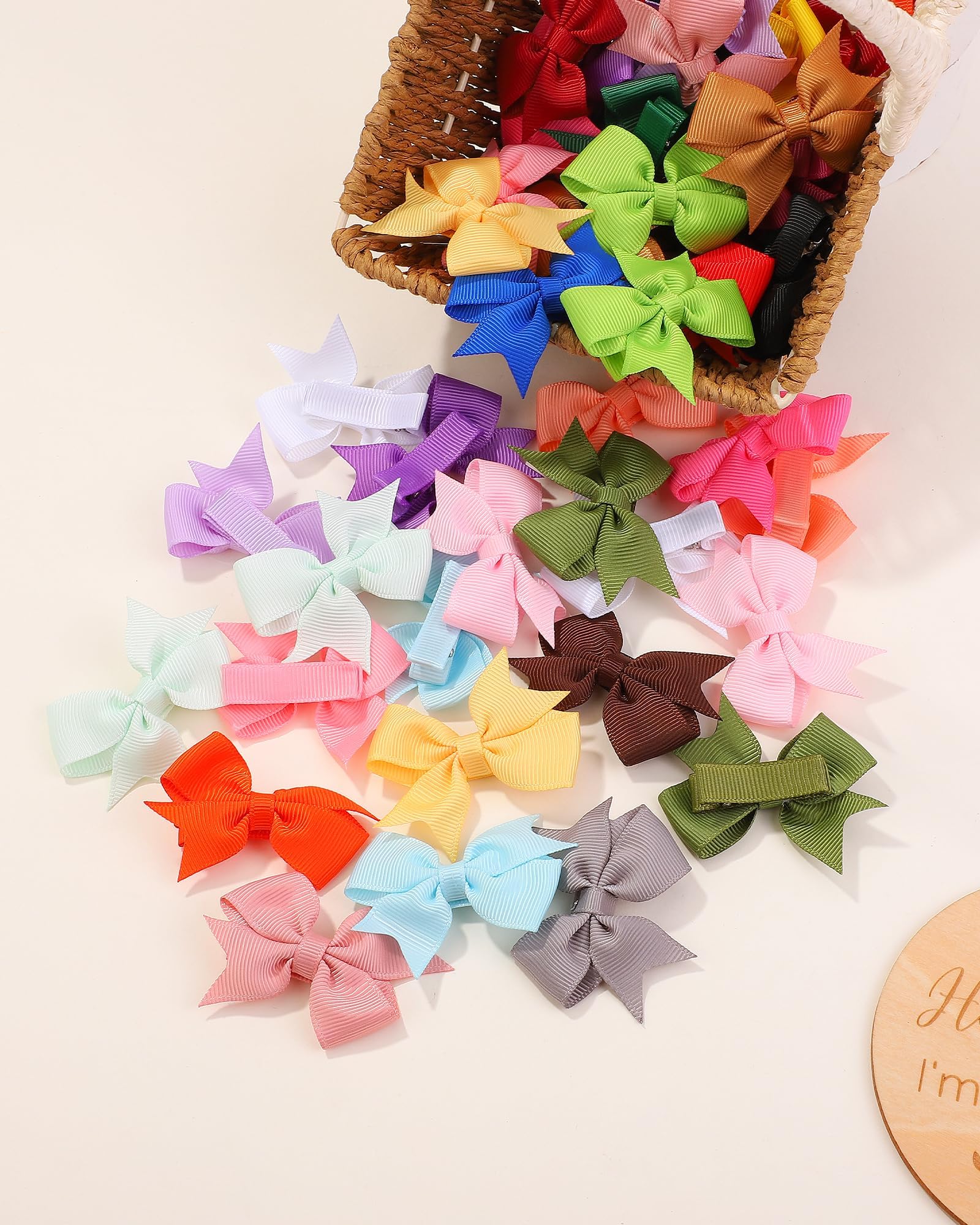 Doboi mint bows clip for playful, fresh daily styling