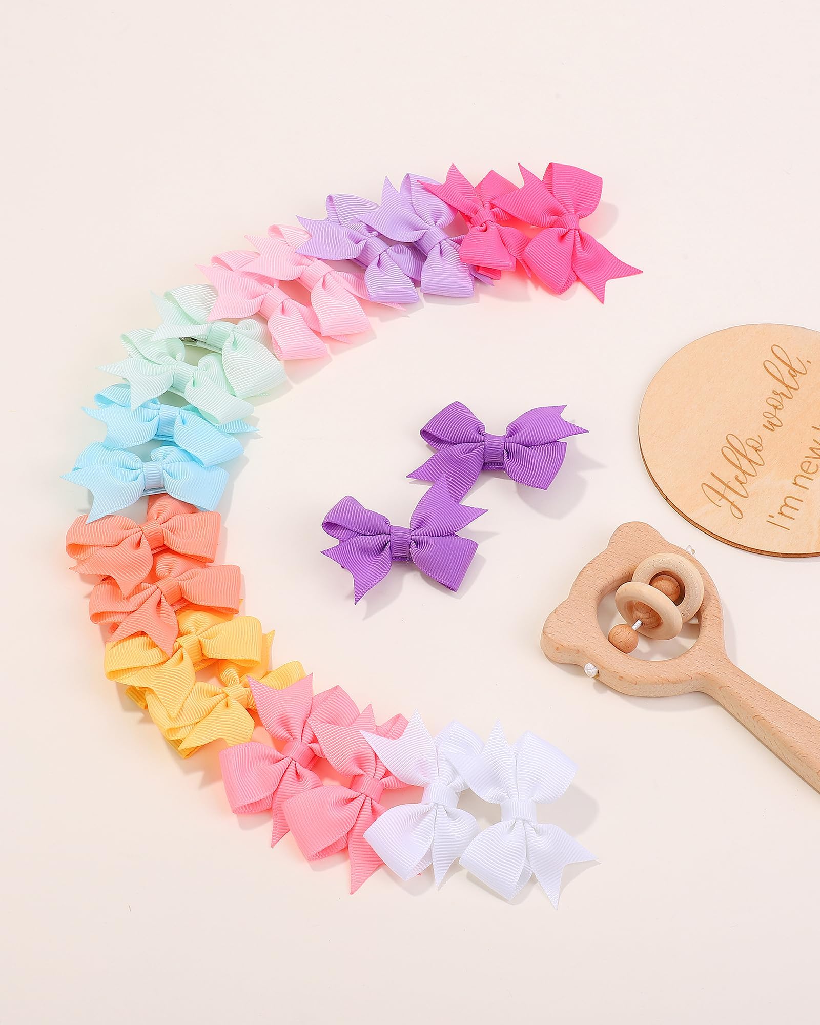 Doboi red bows clip for festive looks and easy accessorizing