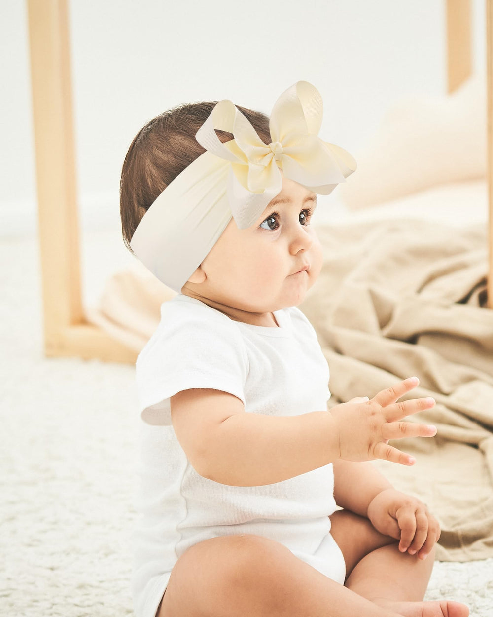 Doboi bows complement birthday outfits for festive photos and parties.