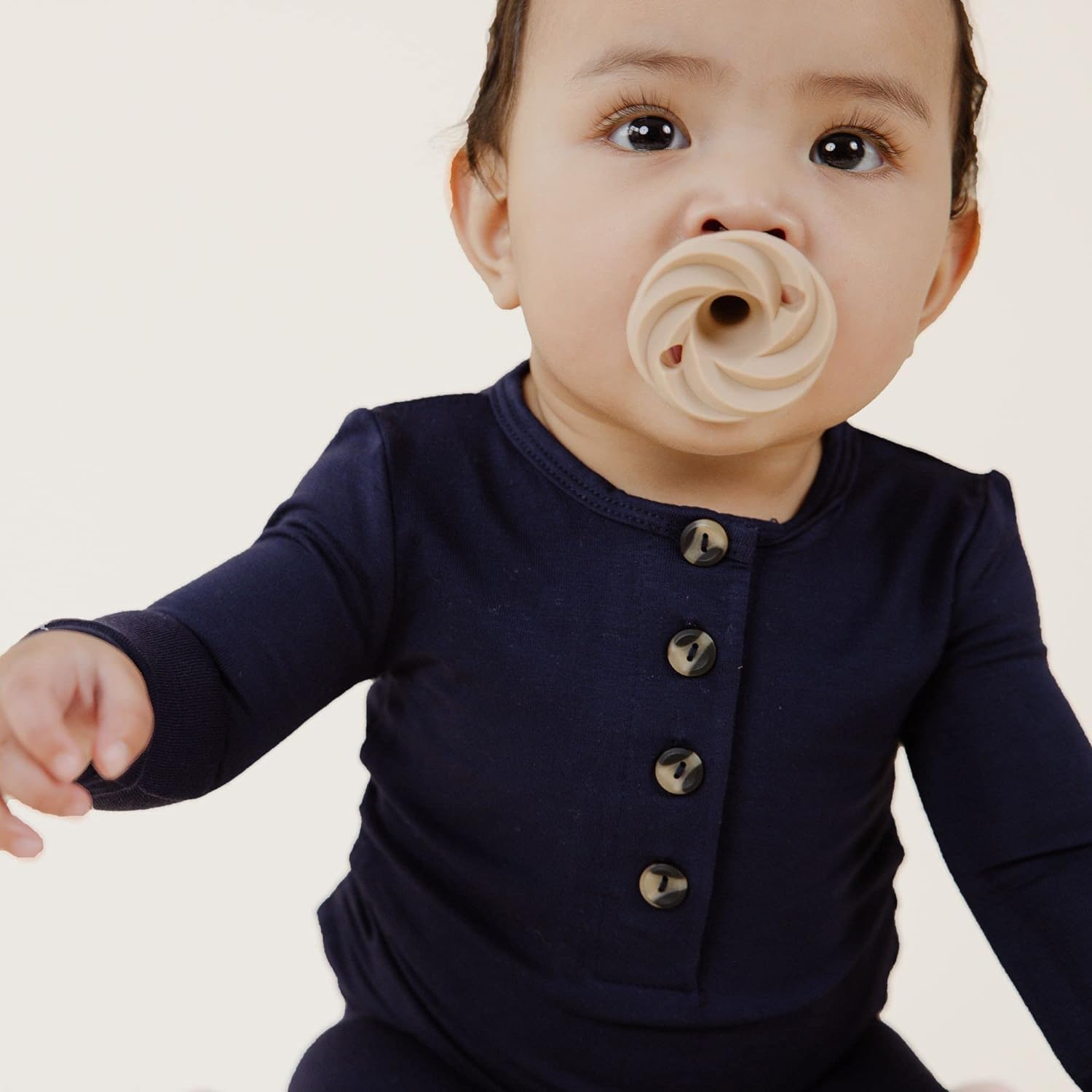 DODDLE & CO Holland Peach/Plum color pacifier adds baby-friendly style