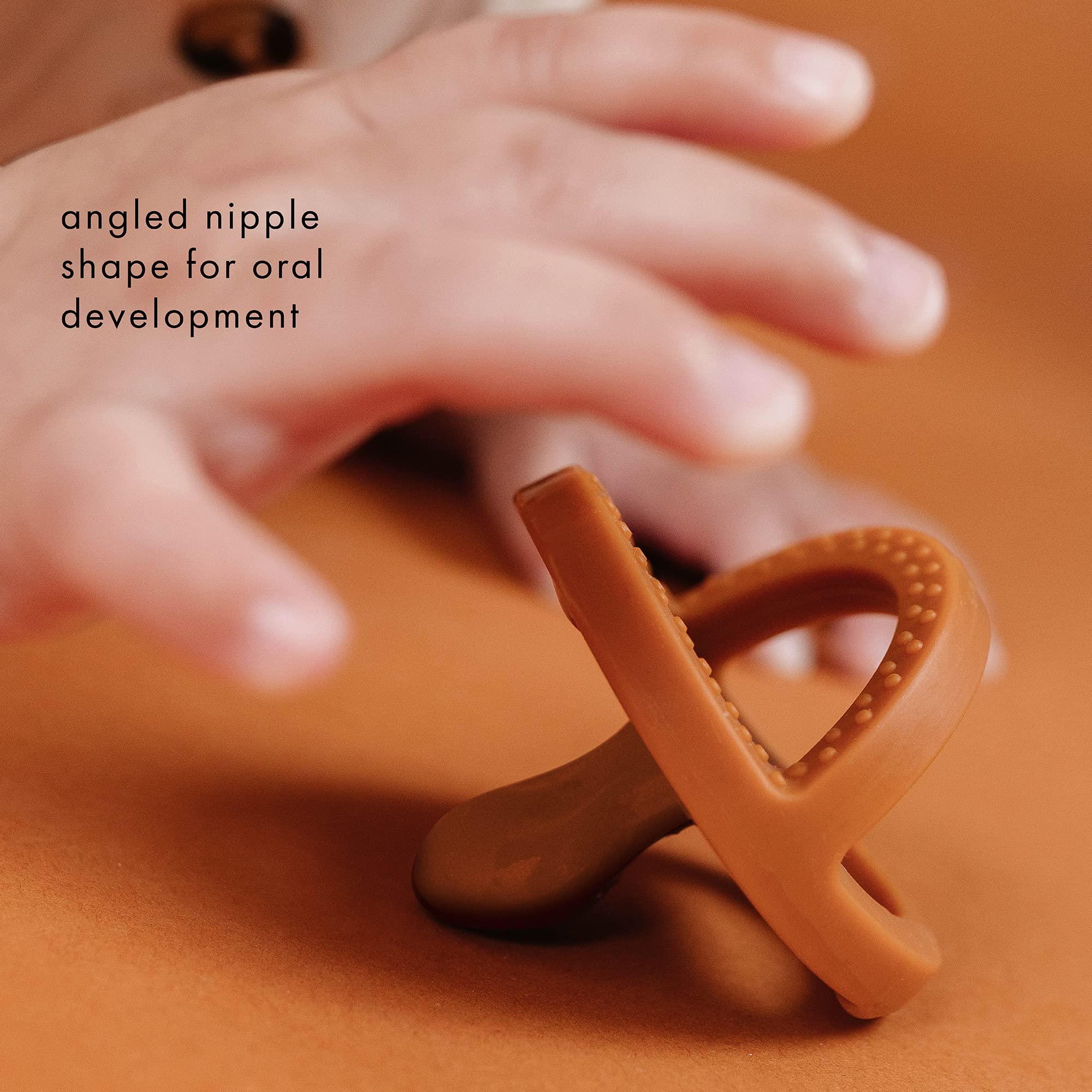 DODDLE & CO London Classic Pacifier pinch-to-tuck feature for on-the-go use.