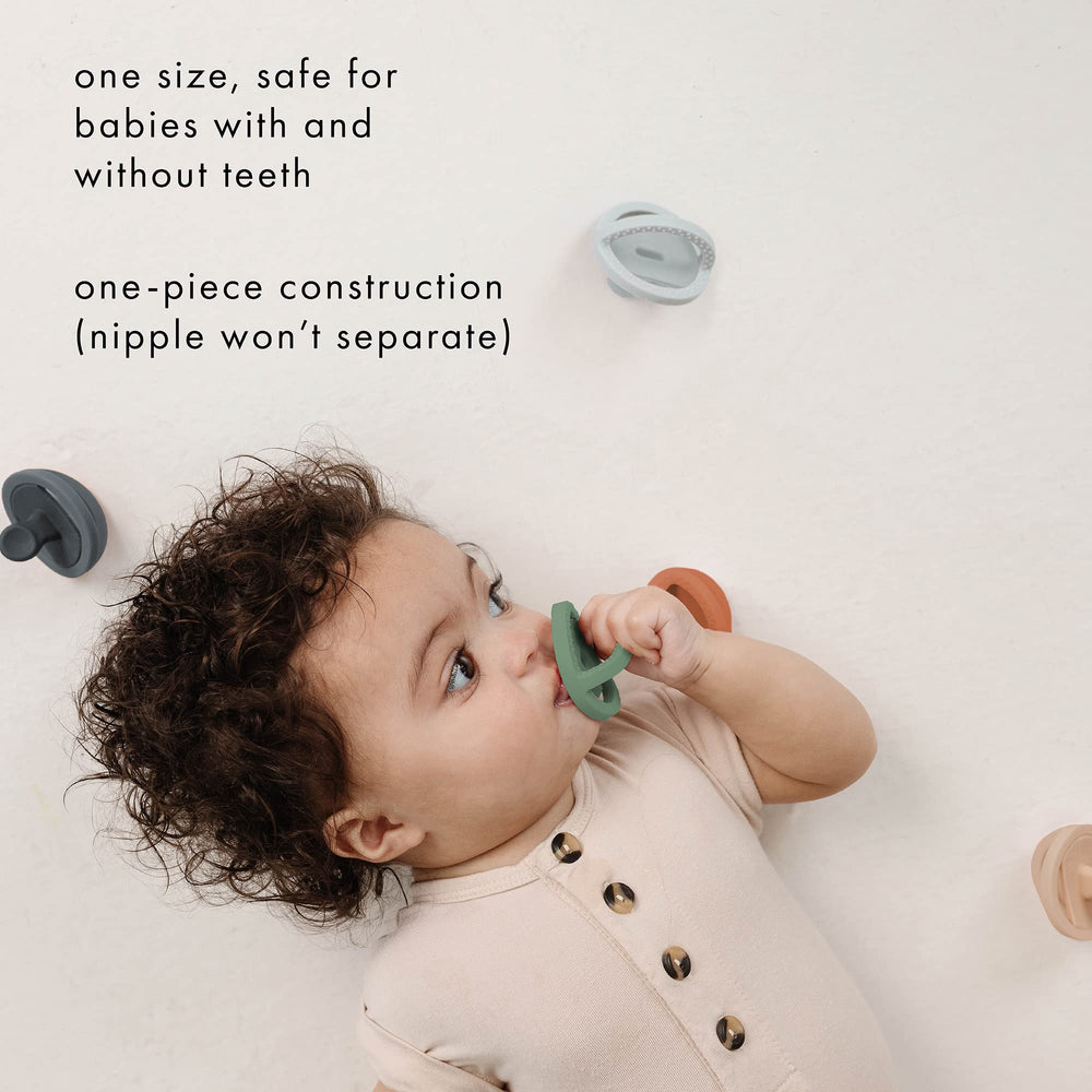 DODDLE & CO London Classic Pacifier dishwasher-safe for easy cleaning.
