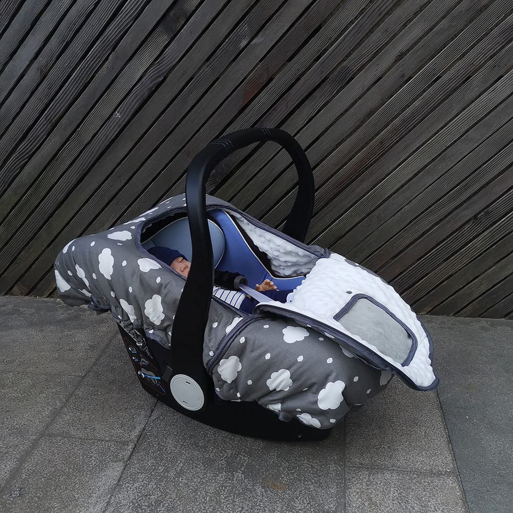Dodo Nici soft inner dotted minky lining adds cozy comfort.