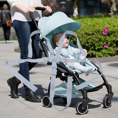 Dogxiong adjustable chest-strap offers a comfortable fit across different seats.