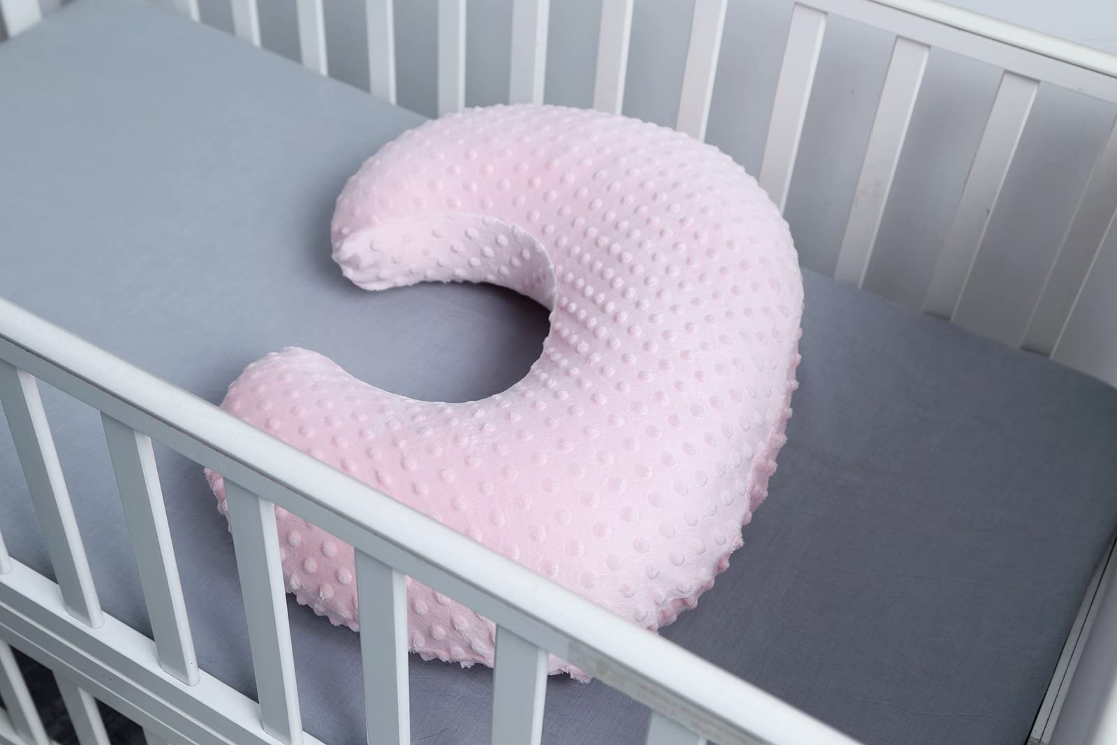 DONOMILO pillow assists with safe propping for awake baby time.
