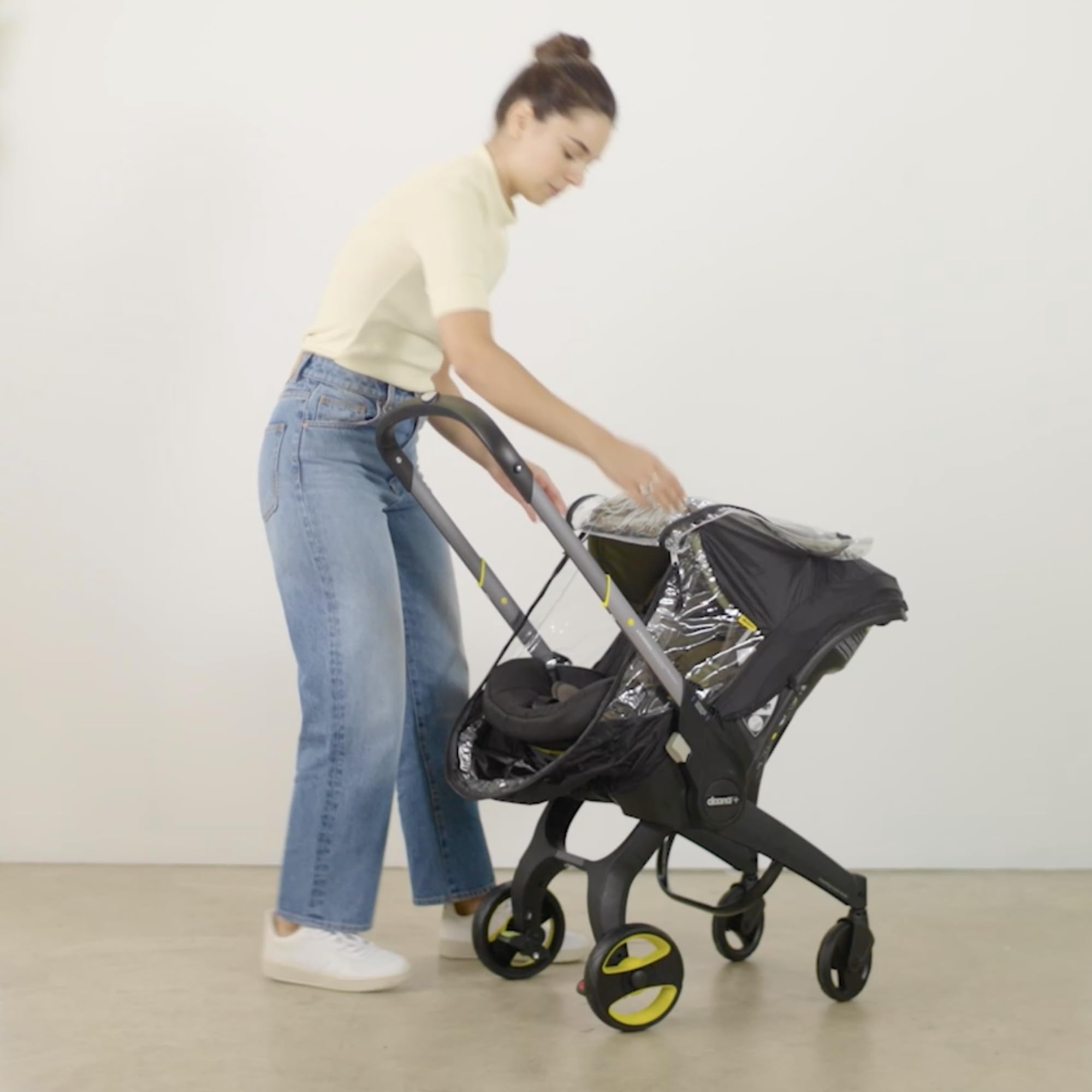 DOONA footmuff machine-washable design makes post-trip cleaning simple.