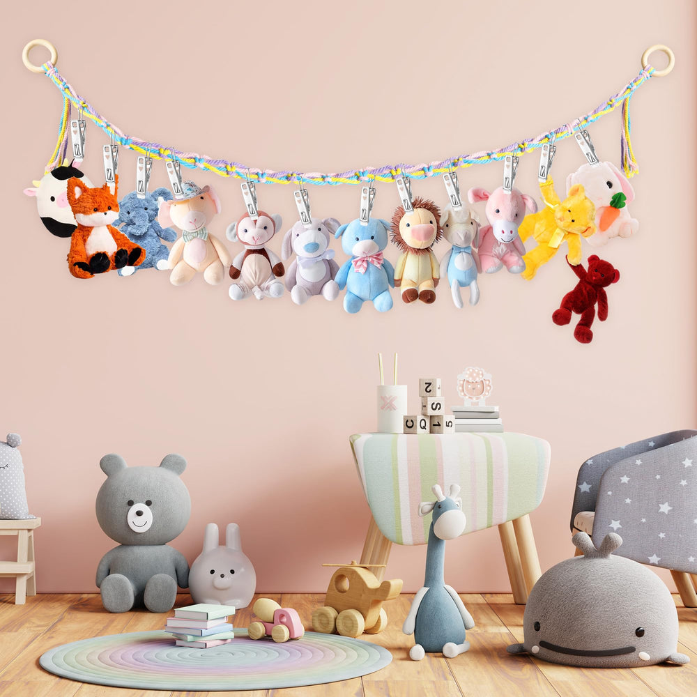 Dorblely dual hanging option enables vertical or horizontal display.
