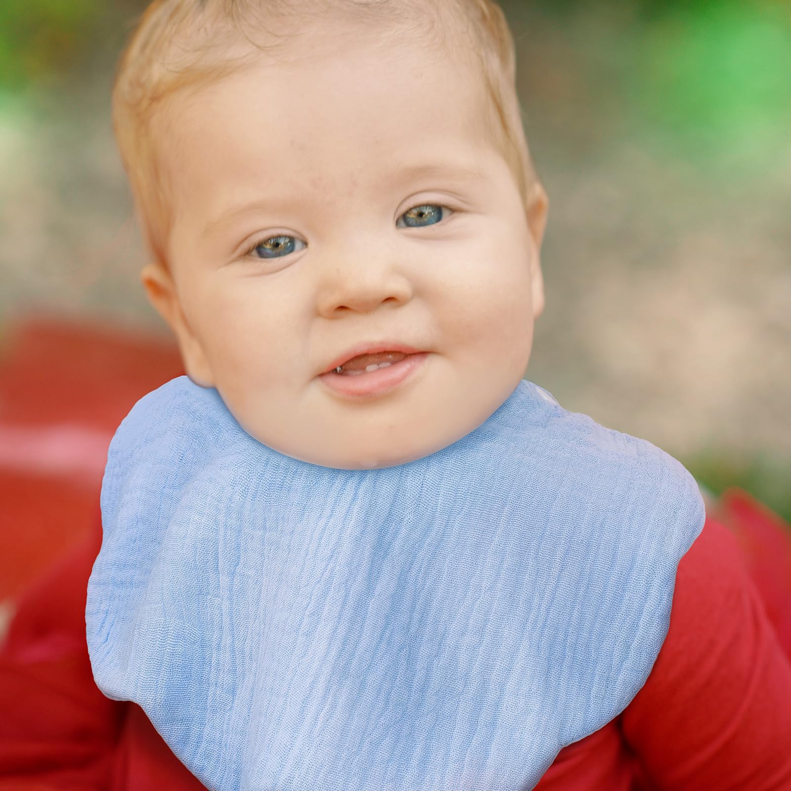 DOSMINE gift-ready bib set suits new parents and baby showers.