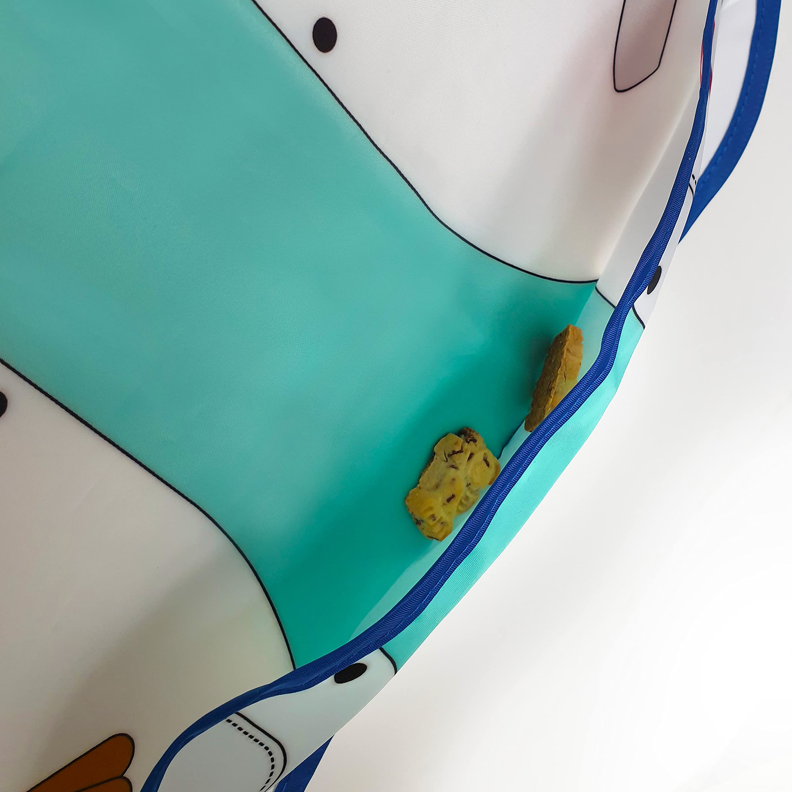 Wipe-clean surface and air-dry capability for Dreambaby bibs.